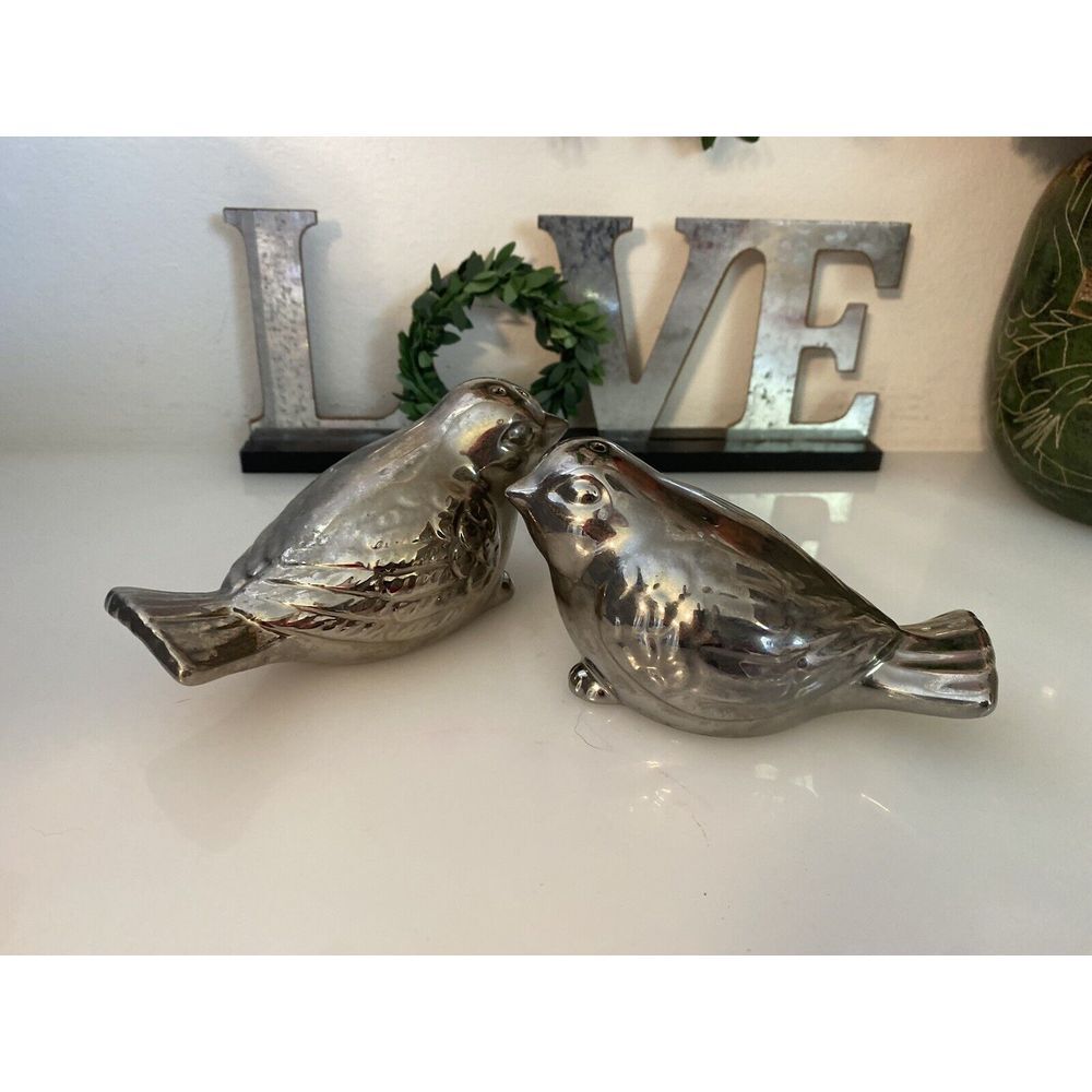 Pair of Silver‎ Porcelain Mercury Glass Type Birds Salt Pepper Shakers w Stopper